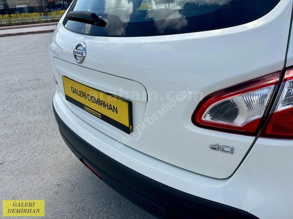 2012 MODEL 125 BİN KM DE CAM TAVANLI 110 HP QASHQAİ