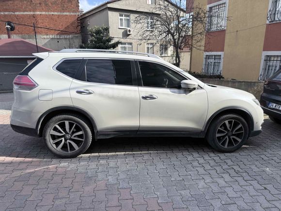 Sahibinden Nissan X-Trail 1.6 dCi Platinum Premium Pack 2015 Model  210.000 km Beyaz