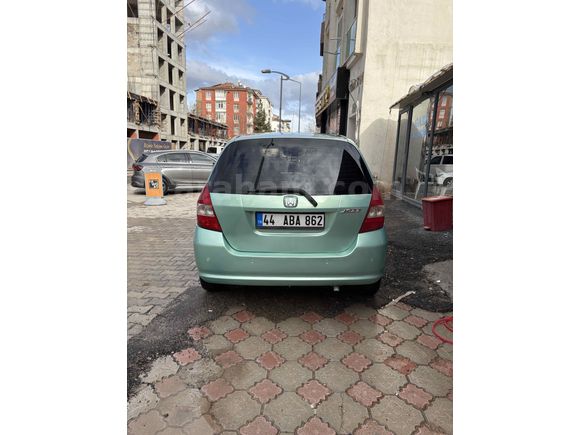 Sahibinden Honda Jazz 1.4 ES 2004 Model  330.000 km Yeşil