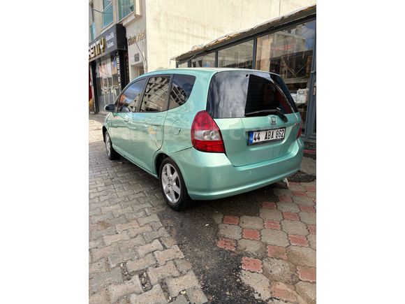 Sahibinden Honda Jazz 1.4 ES 2004 Model  330.000 km Yeşil