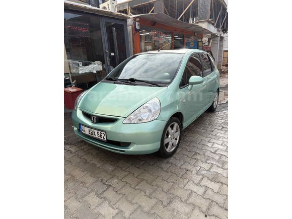 Sahibinden Honda Jazz 1.4 ES 2004 Model  330.000 km Yeşil