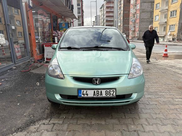 Sahibinden Honda Jazz 1.4 ES 2004 Model  330.000 km Yeşil
