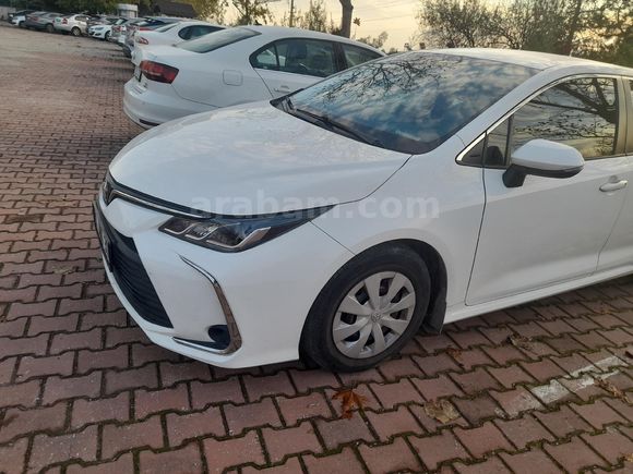 KAR BEYAZ TOYOTA