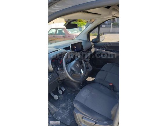 PARK35' DEN 2022 MODEL OPEL COMBO 1.5D HATASIZ BOYASIZ