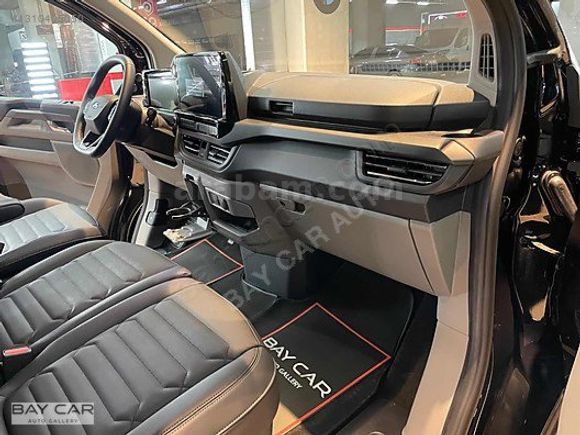 BAY CAR'DAN 2025 FORD TOURNEO CUSTOM TİTANYUM PLUS