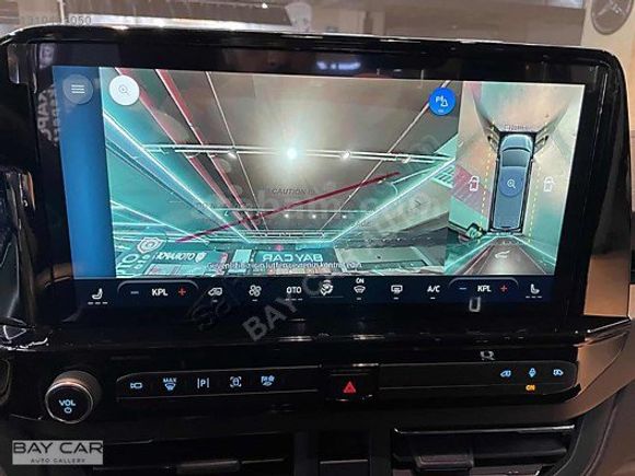 BAY CAR'DAN 2025 FORD TOURNEO CUSTOM TİTANYUM PLUS