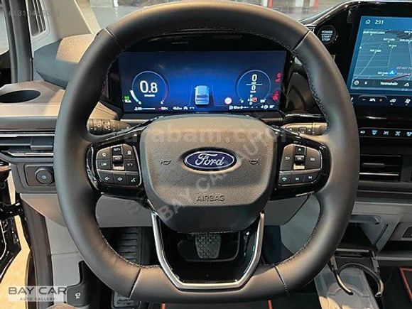 BAY CAR'DAN 2025 FORD TOURNEO CUSTOM TİTANYUM PLUS