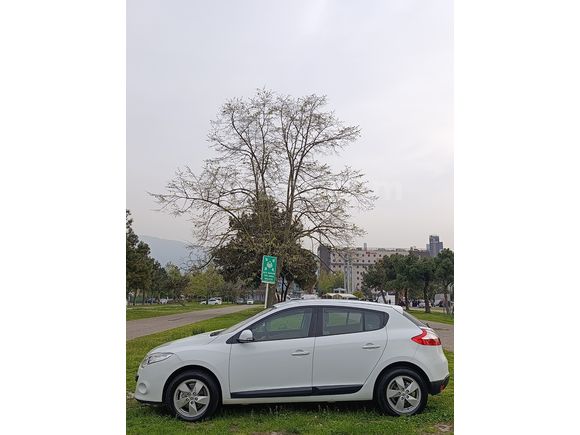 SSS CARS TAN RENAULT MEGANE 1.6 OTOMATİK EXPRESSİON