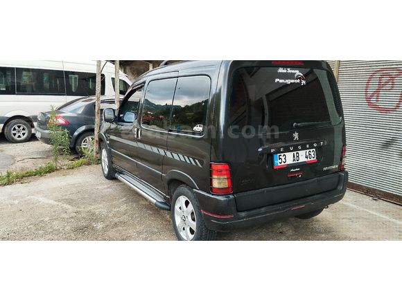 Sahibinden Peugeot Partner 2.0 HDI 2006 Model  270.000 km Siyah