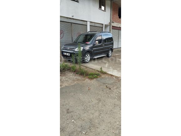 Sahibinden Peugeot Partner 2.0 HDI 2006 Model  270.000 km Siyah