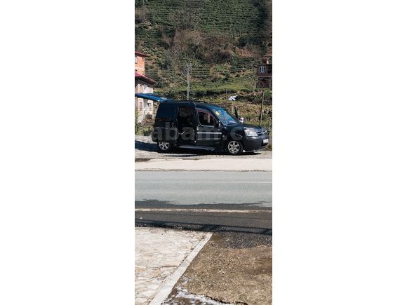 Sahibinden Peugeot Partner 2.0 HDI 2006 Model  270.000 km Siyah