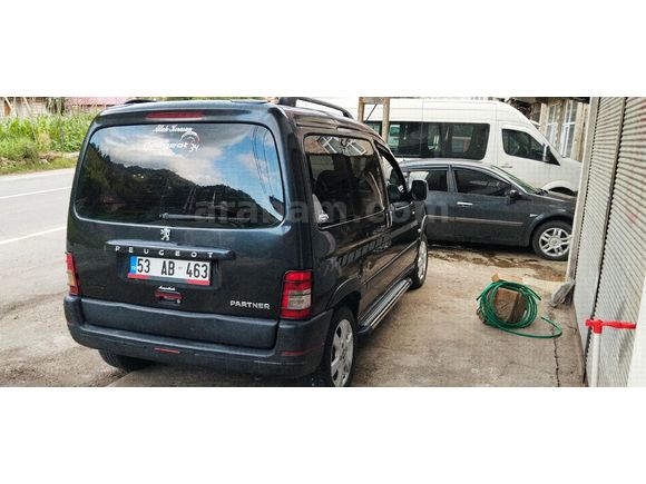 Sahibinden Peugeot Partner 2.0 HDI 2006 Model  270.000 km Siyah
