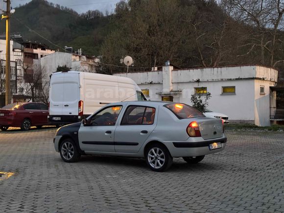 Sahibinden Renault Clio 1.4 Authentique 2003 Model 
