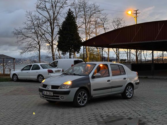 Sahibinden Renault Clio 1.4 Authentique 2003 Model 