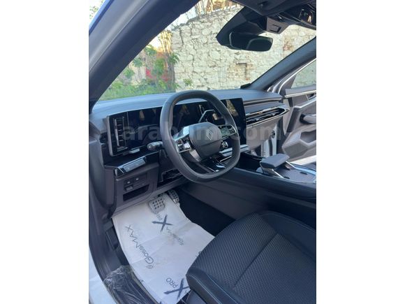 Sahibinden Renault Austral 1.3 Hybrid Techno Esprit Alpine 2025 Model İzmir
