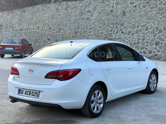 Sahibinden Opel Astra 1.4 T Edition Plus 2019 Model  240.000 km Beyaz