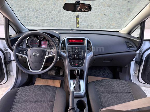 Sahibinden Opel Astra 1.4 T Edition Plus 2019 Model  240.000 km Beyaz