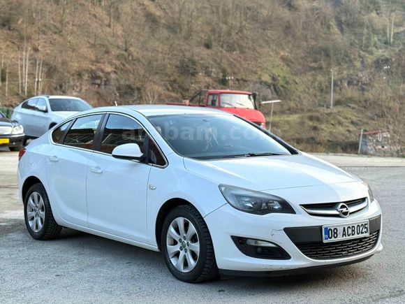 Sahibinden Opel Astra 1.4 T Edition Plus 2019 Model  240.000 km Beyaz