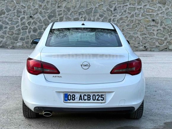 Sahibinden Opel Astra 1.4 T Edition Plus 2019 Model  240.000 km Beyaz