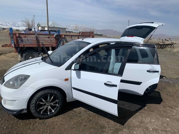 Sahibinden Ford Fiesta 1.4 TDCi Comfort 2008 Model 