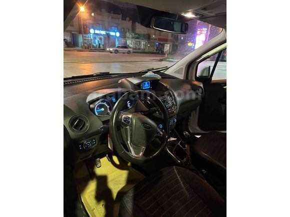 Sahibinden Ford Tourneo Courier 1.6 TDCi Titanium Plus 2016 Model 