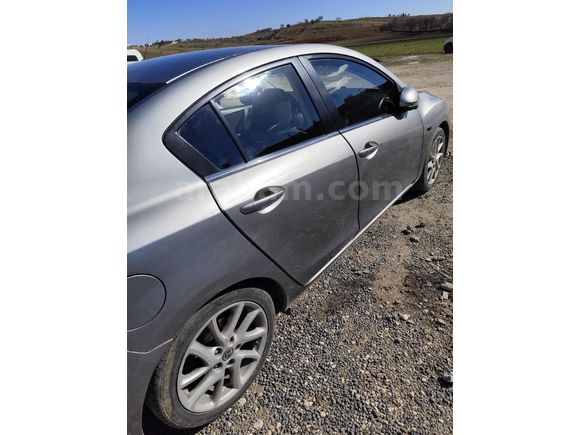 Sahibinden Mazda 3 1.6 Mirai 2012 Model