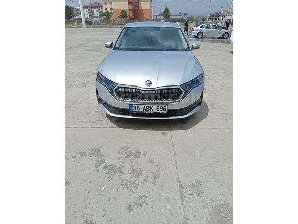 Sahibinden Skoda Octavia 1.5 Mhev Elite 2025 Model  10.300 km Gri (Gümüş)