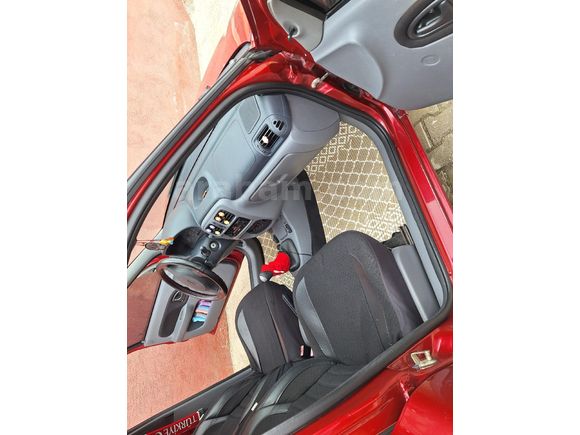 Sahibinden Renault Clio 1.4 RNA 2000 Model