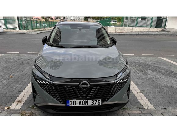 Sahibinden Nissan Qashqai 1.3 DIG-T Sky Pack 2024 Model  Elektrikli Bagaj  Çif Renk Yan  Basamak