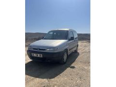 Sahibinden otomobil ruhsatlı Peugeot Partner 1.9 D Combi 2002 Model 