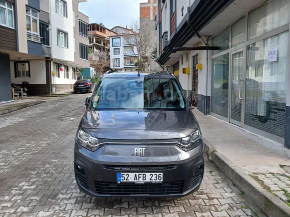 Sahibinden Fiat Doblo Combi 1.5.  130 HP Premio Plus 2024 Model  34.000 km Gri