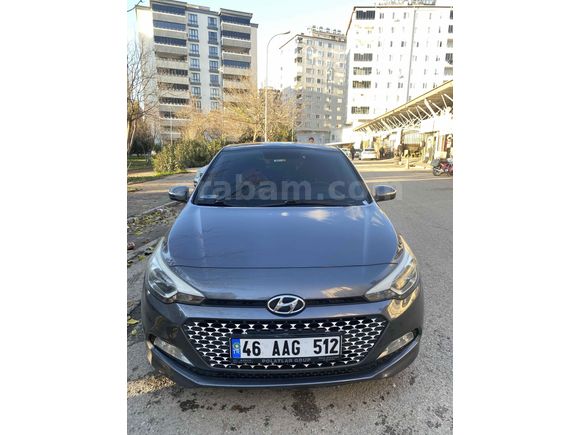 Sahibinden Hyundai i20 1.2 MPI Style 2015 Model Gaziantep 180.000 km Füme