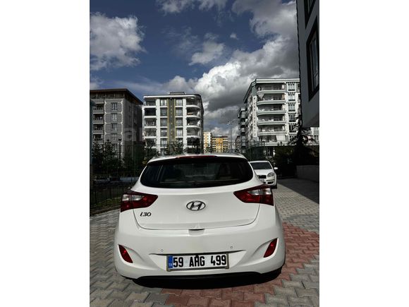 Sahibinden Hyundai i30 1.6 CRDi Elite 2013 Model  92.000 km Beyaz