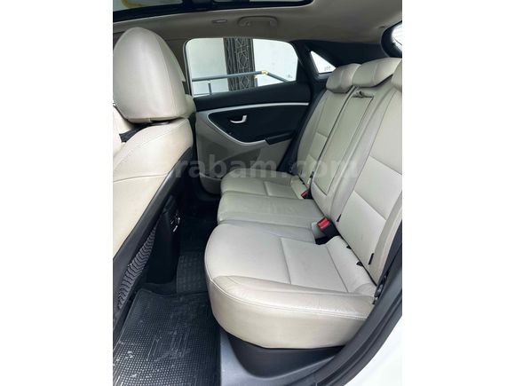 Sahibinden Hyundai i30 1.6 CRDi Elite 2013 Model  92.000 km Beyaz