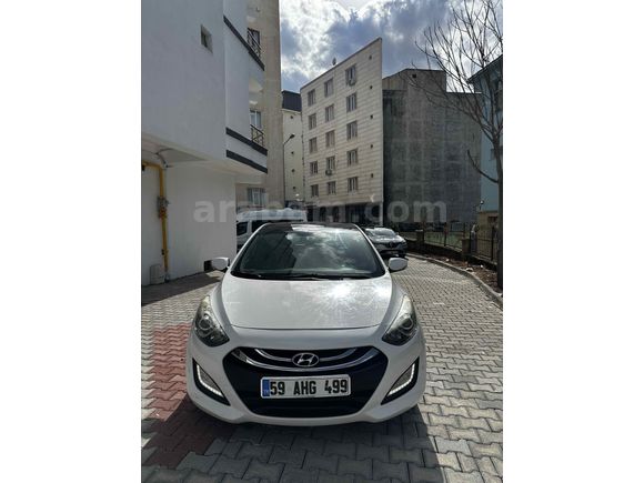 Sahibinden Hyundai i30 1.6 CRDi Elite 2013 Model  92.000 km Beyaz