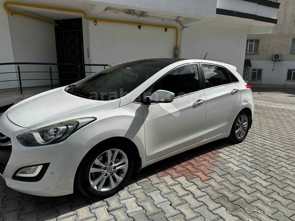 Sahibinden Hyundai i30 1.6 CRDi Elite 2013 Model  92.000 km Beyaz