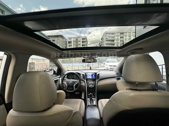 Sahibinden Hyundai i30 1.6 CRDi Elite 2013 Model  92.000 km Beyaz