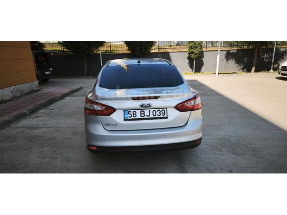 Ford Focus 1.6 TDCi Titanium 2013 Model