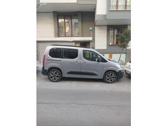 Sahibinden Fiat Doblo Combi 1.5 BlueHDi Premio Plus 2024 model  otamtik  garanti si biryıldevam etmektedir