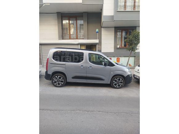 Sahibinden Fiat Doblo Combi 1.5 BlueHDi Premio Plus 2024 model  otamtik  garanti si biryıldevam etmektedir