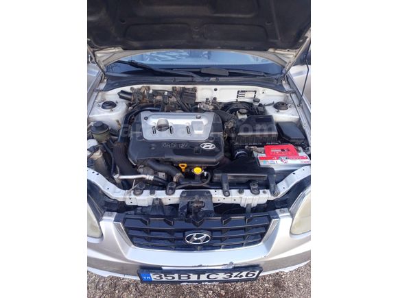 Sahibinden Hyundai Accent 1.5 Admire 2004 Model  305.000 km Gri