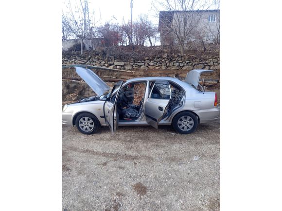 Sahibinden Hyundai Accent 1.5 Admire 2004 Model  305.000 km Gri