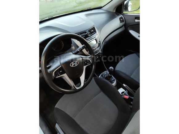 Sahibinden Hyundai Accent Blue 1.6 CRDI Mode Plus 2012 Model