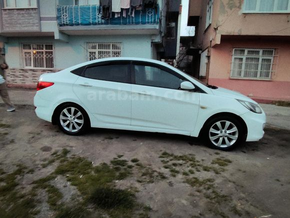 Sahibinden Hyundai Accent Blue 1.6 CRDI Mode Plus 2012 Model