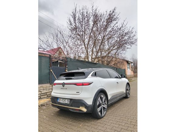 Sahibinden Renault Megane E-Tech Iconic 2024 Model