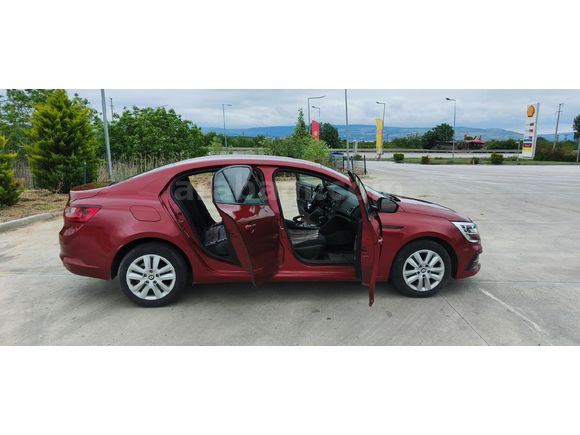 ?? TEMİZ / BAKIMLI / EMSALSİZ DİRİLİKTE 2022 Renault Megane 4 1.3 TCe JOY PLUS ??