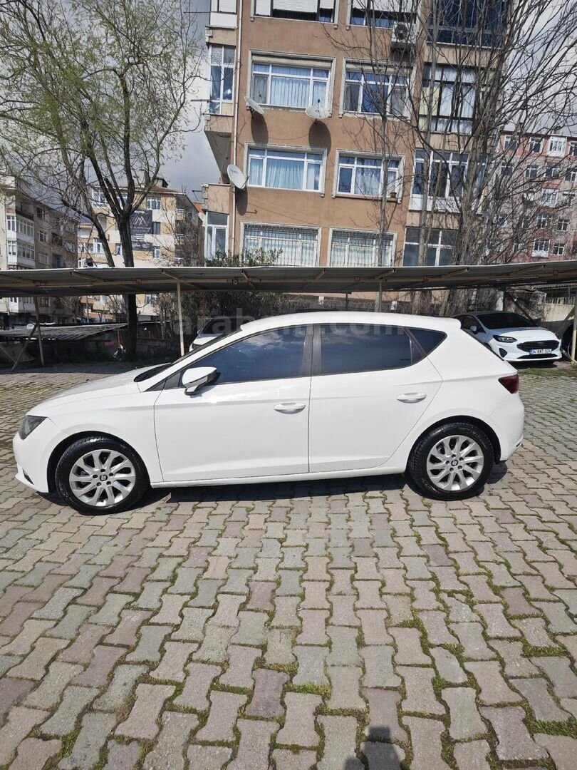 SAHİBİNDEN DEGİSENSİZ TÜM BAKİMLARİ YAPİLMİS LED PAKET OTOMATİK TERTEMİZ LEON 3