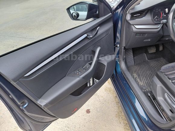 Öğretmenden Skoda Octavia 1.0 e-Tec Elite 2022 Model