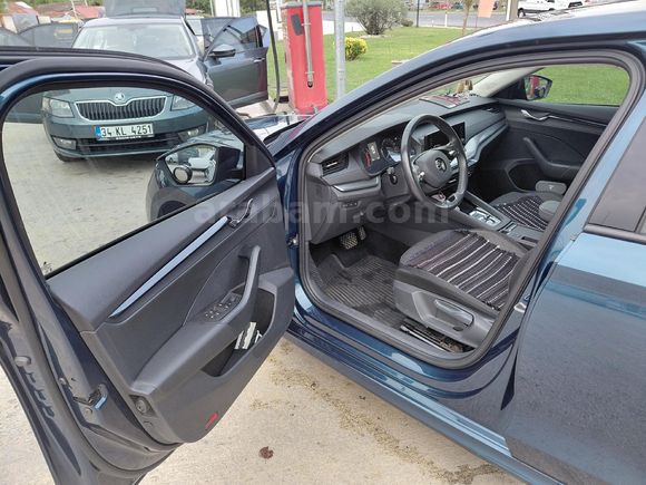 Öğretmenden Skoda Octavia 1.0 e-Tec Elite 2022 Model