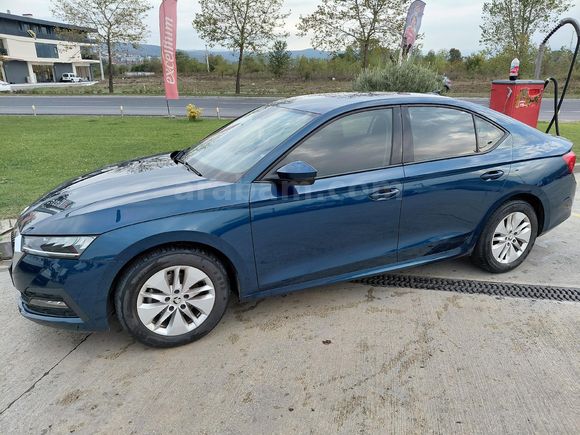 Öğretmenden Skoda Octavia 1.0 e-Tec Elite 2022 Model
